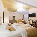 Central Square Heritage Hotel