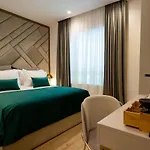 Amelie Luxury Rooms