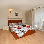 Apartment Gloria - Old City Center