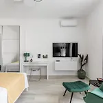 Studio Apartment Home