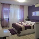 Rooms And Apartment Stambuk II