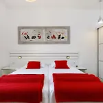 Ark Beach Apartments