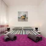 Deluxe Apartment Miro