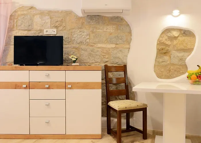Veli Varos Old Town Deluxe Apartment City Centre