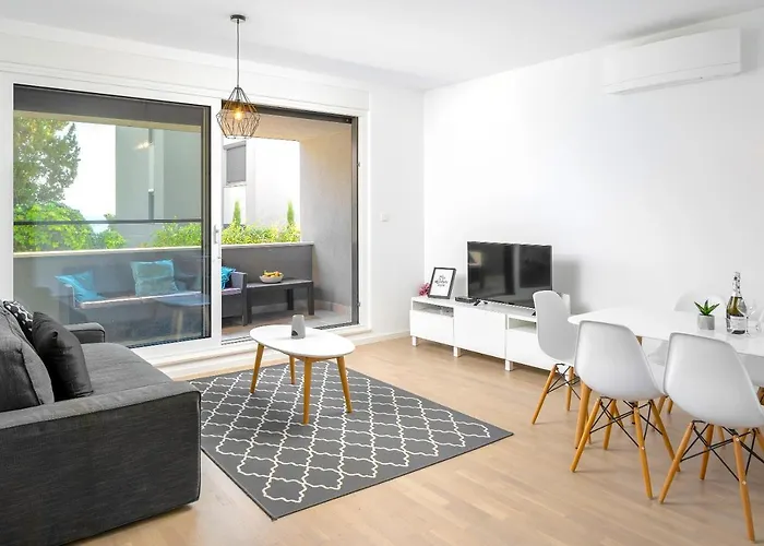 Lux Holiday Apartment On Kasuni Beach In Split