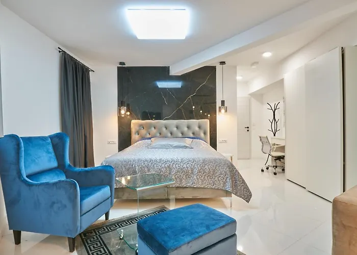 Luxe Crystal Beach Rooms
