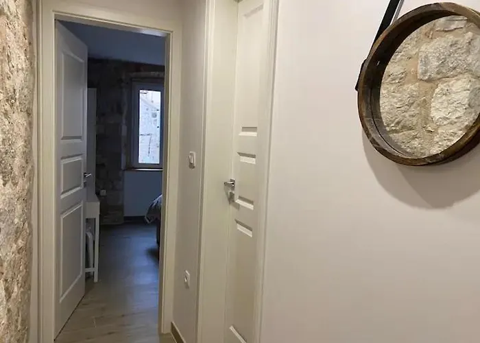 Cloe Apartment