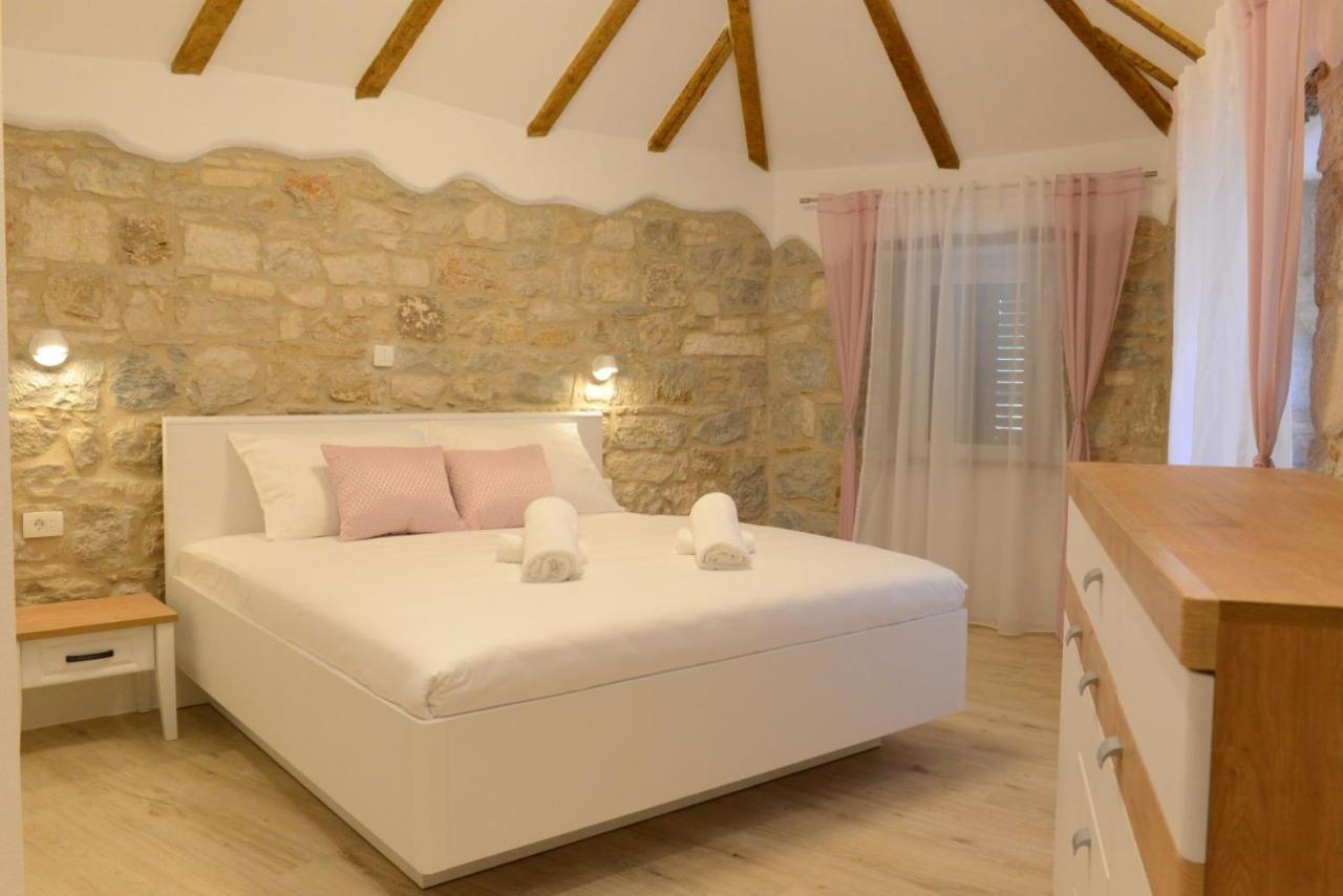 Apartment Veli Varos Old Town Deluxe Apartment City Centre *