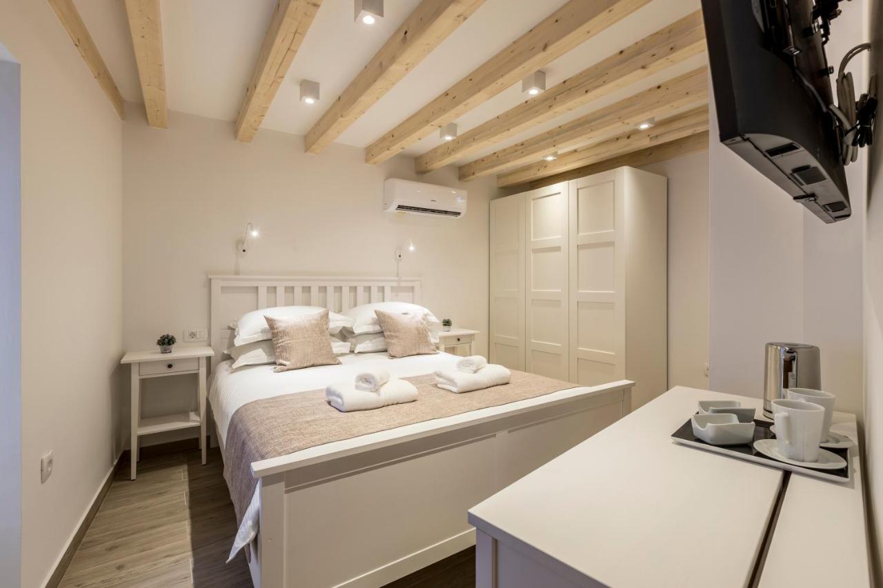 Cosmijeva Luxury Split
