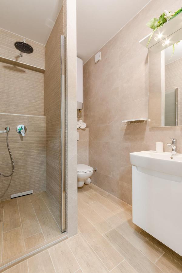 Niro Apartment