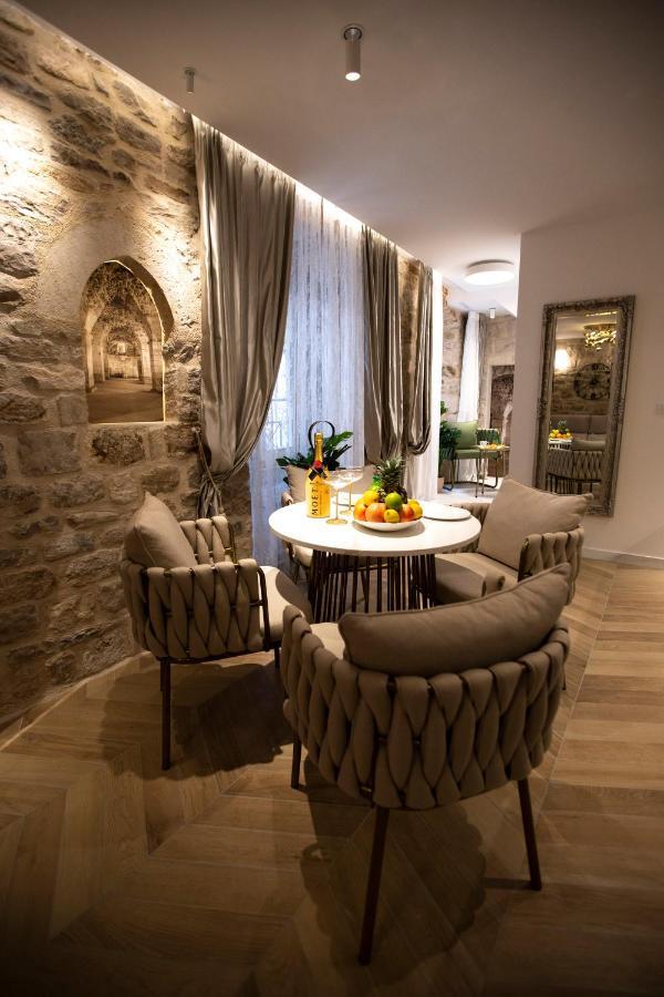 Luxury Lilly 1 Apartment Split