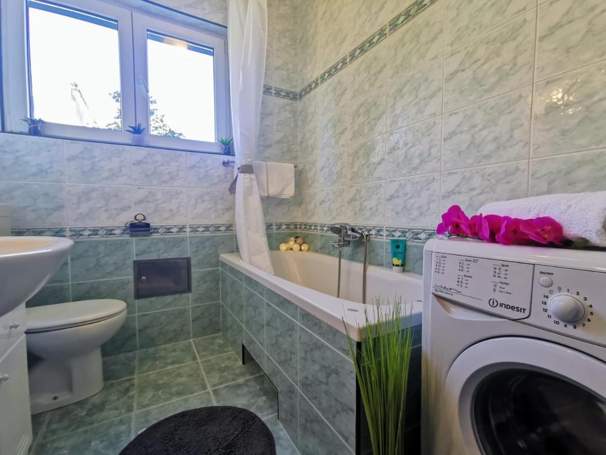 Lionel Apartman