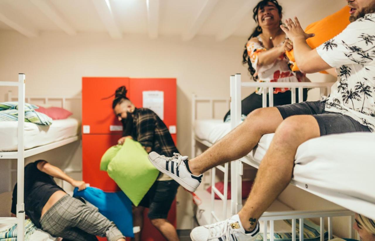 Booze & Snooze Social Albergue