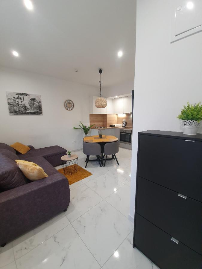 D-apartmentst Apartment Split