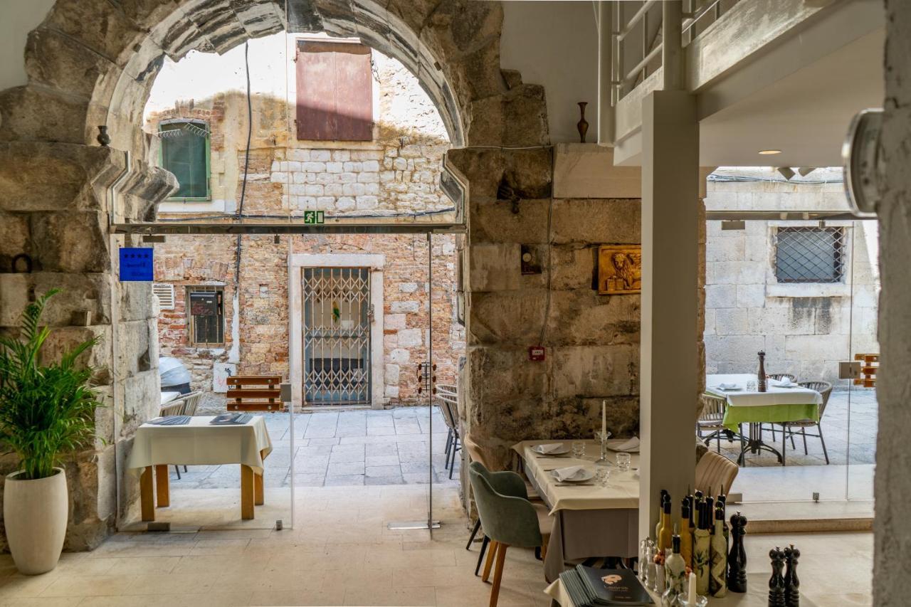 Bed & Breakfast Leonis Restaurant &