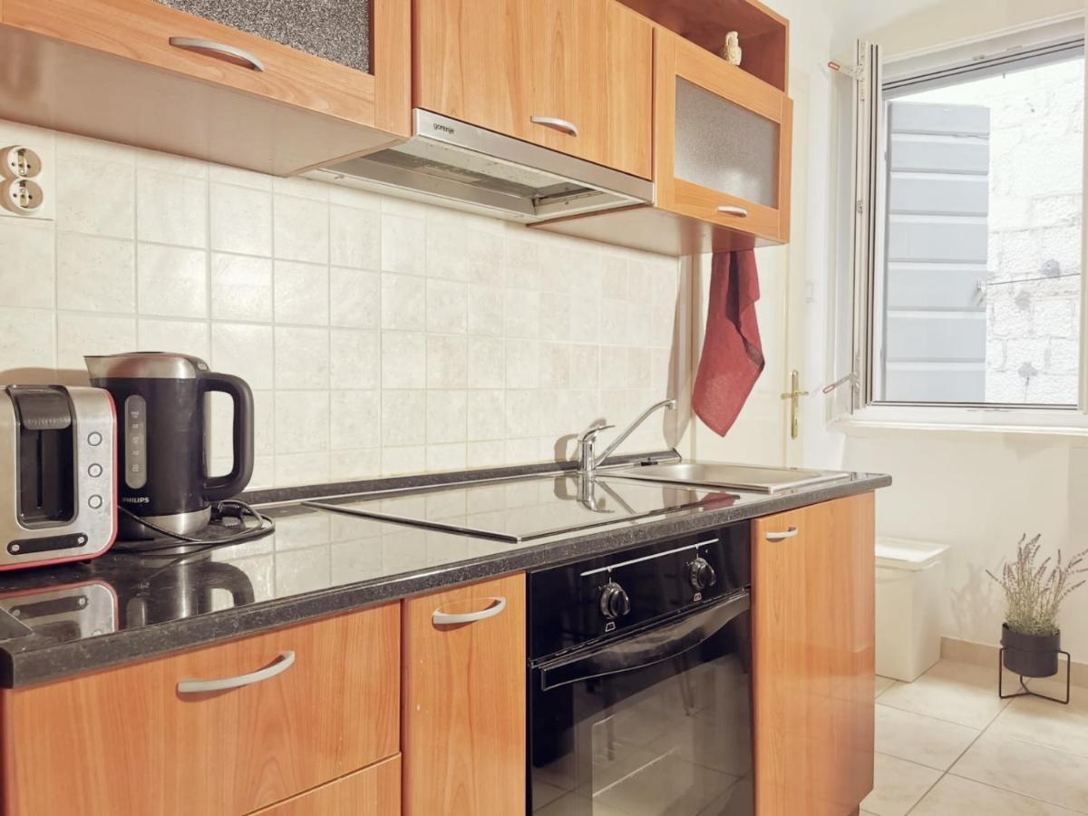 One Bedroom In The Old Town Apartment