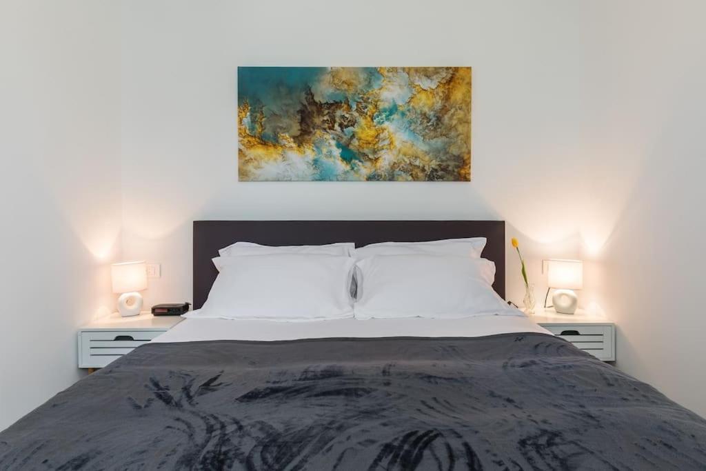 Apartment Brand New 1br Near Central Station, Old Town, Beach - 3 Minute Walking Split