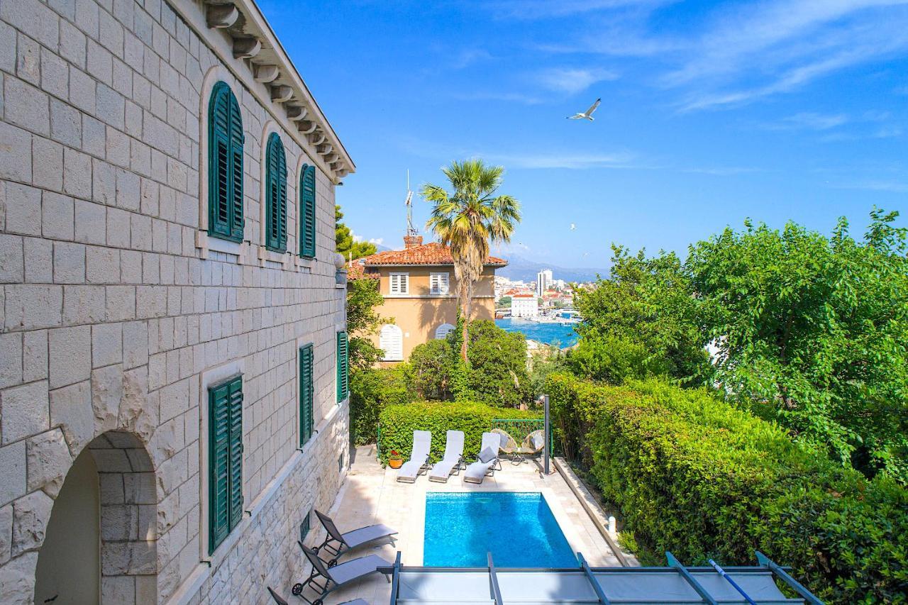 Stone Majestic W Pool - Center *