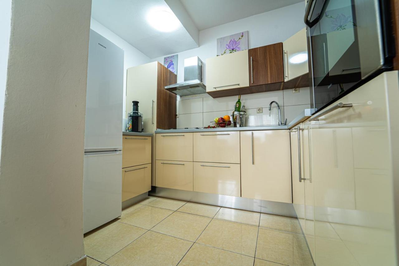 Apartment Diocles Place *