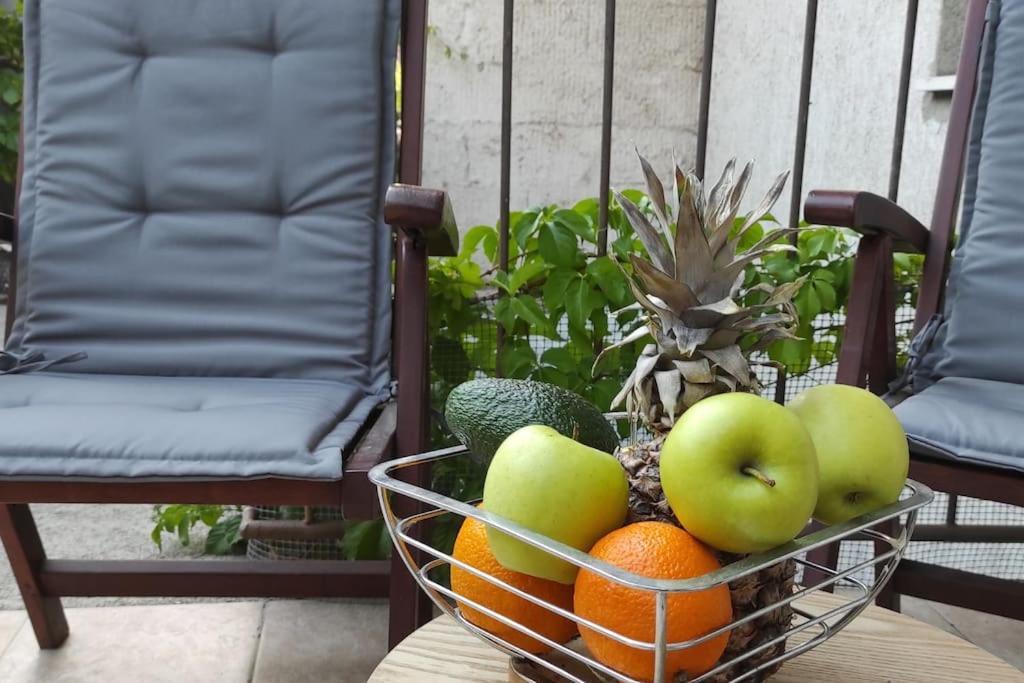 App - Private Parking & Terrace Split