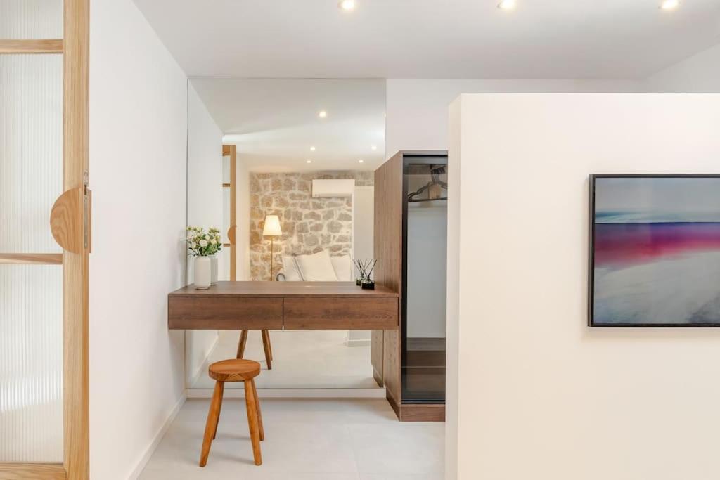 Ray Apartment