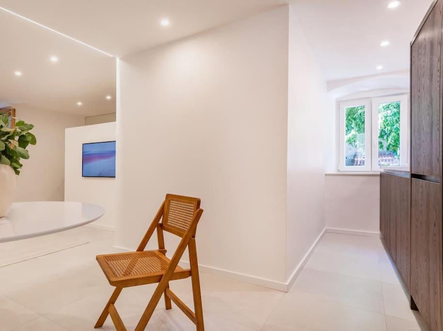 Ray Apartment *