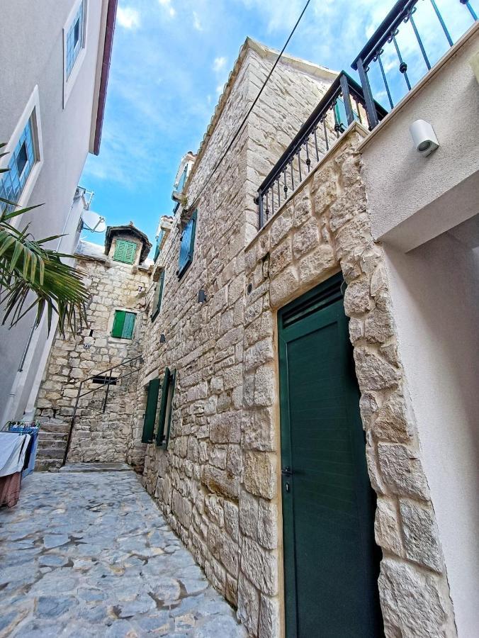 Apartment Luxury Petra In 400 Year Old Stone House 4+2 *