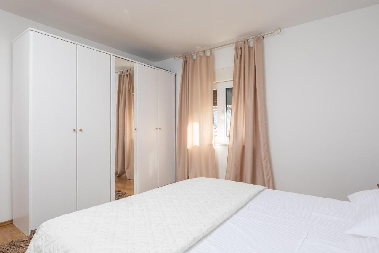 Apartment App - Private Parking & Terrace *