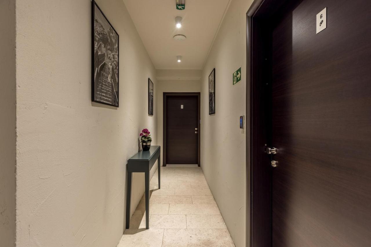 Bed & Breakfast Leonis Restaurant &