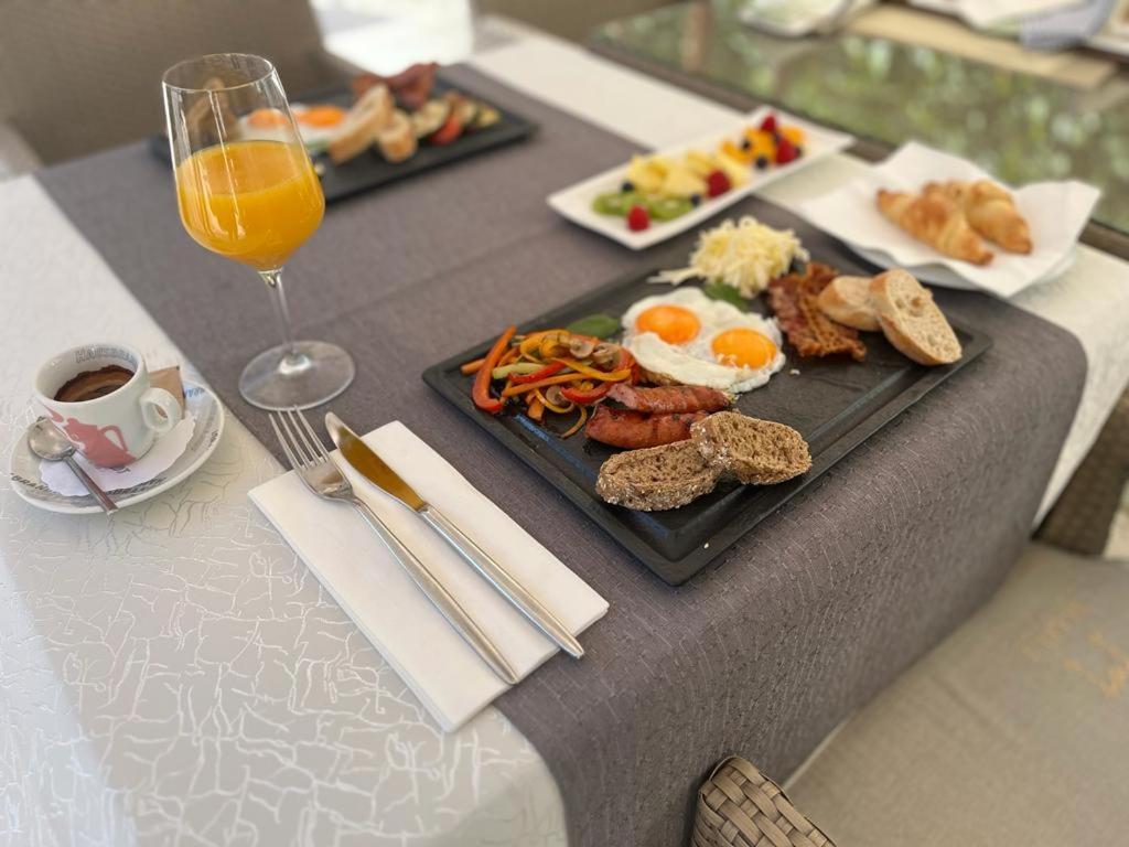 Center Luxury 2 Guest house