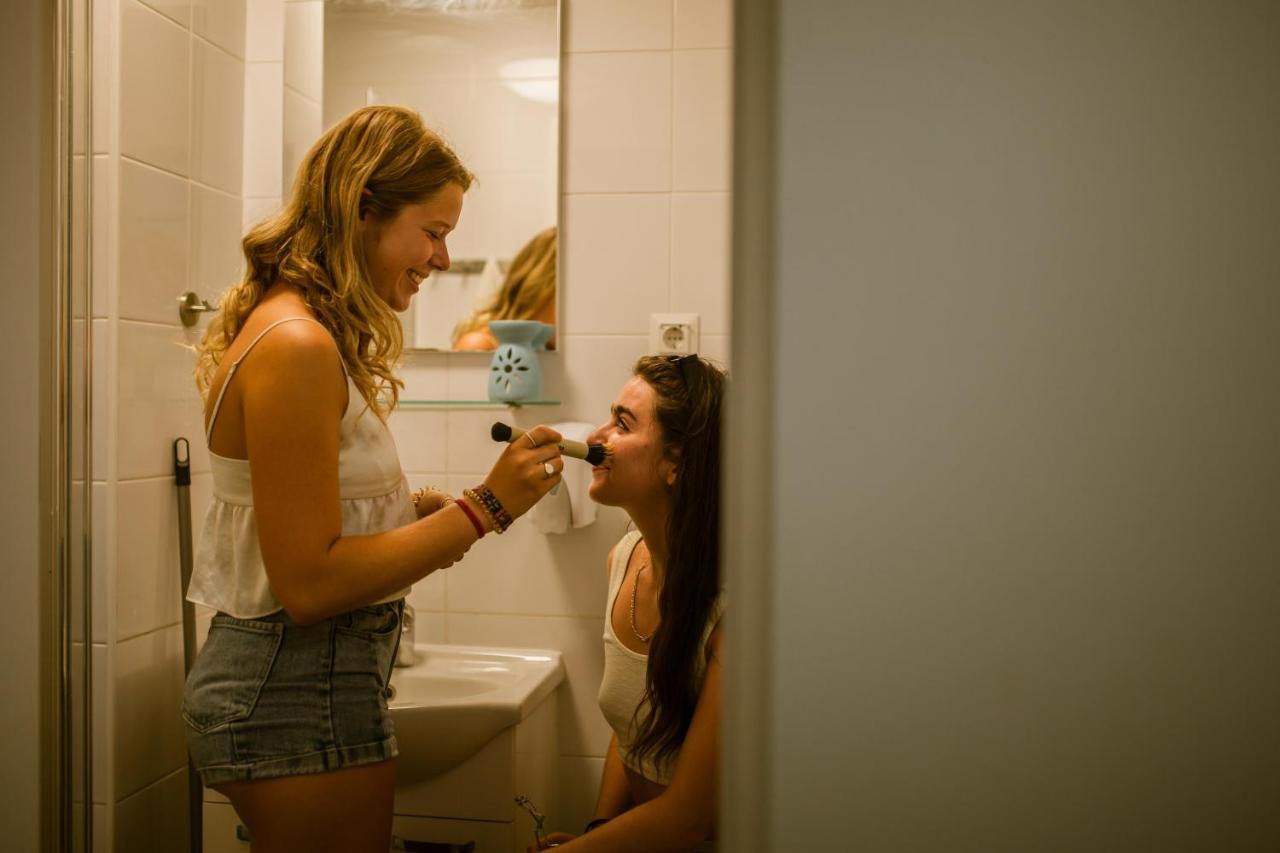 Albergue Booze & Snooze Social