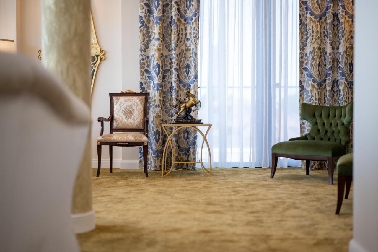 Hotel Harmony