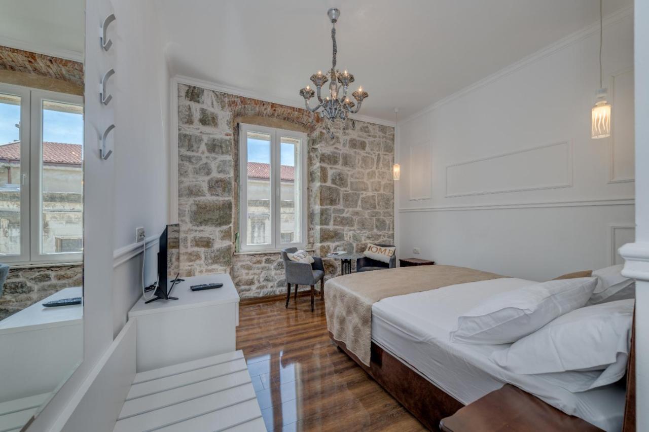 Lorenzzo Diocletian's Palazzo Storico Hotel