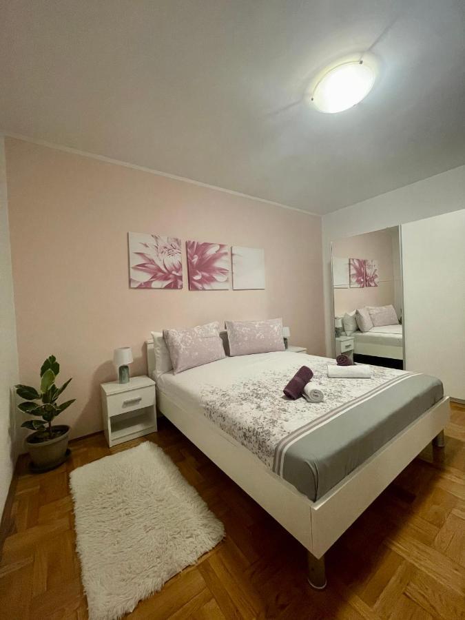 Zenta Split