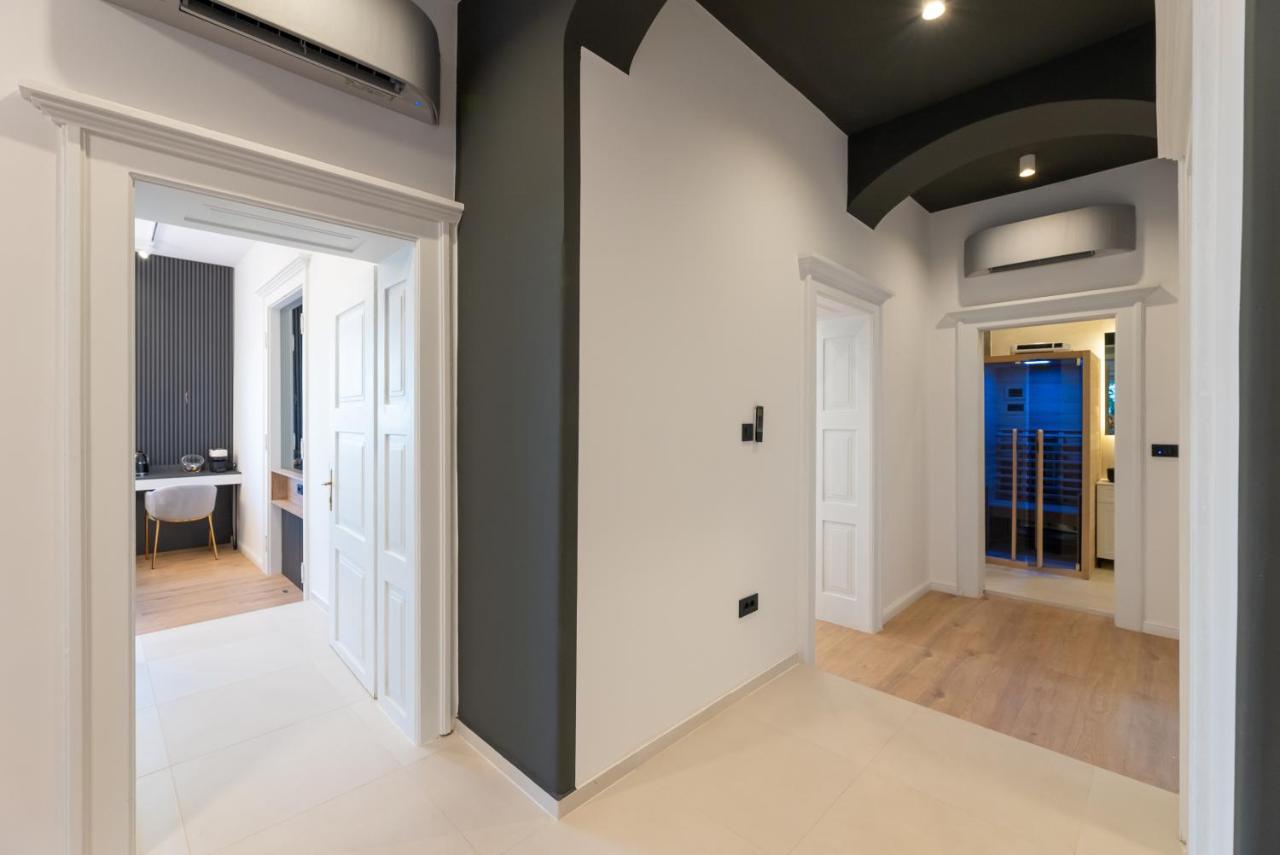 Lusso With Sea View Apartment