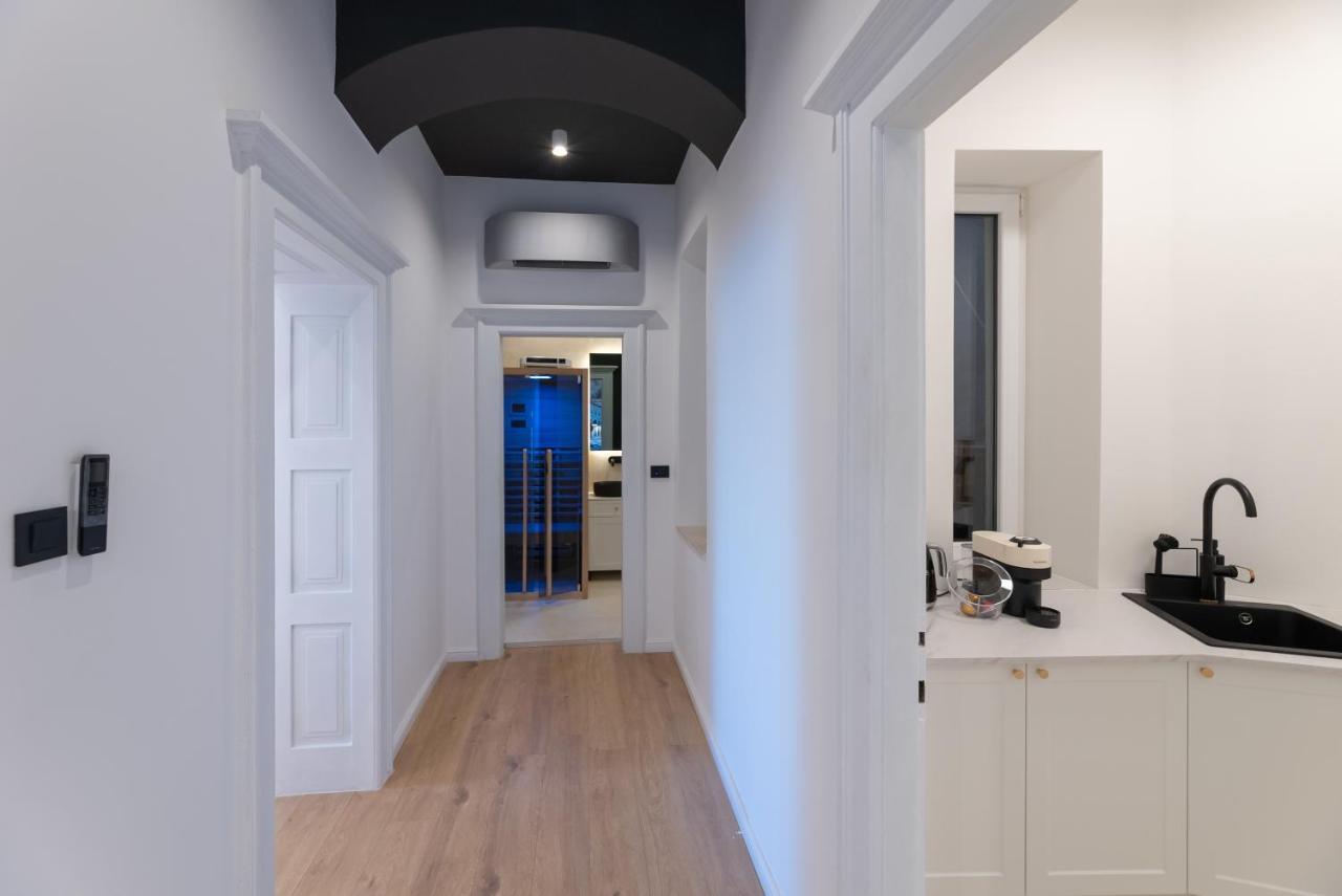 Lusso With Sea View Apartment