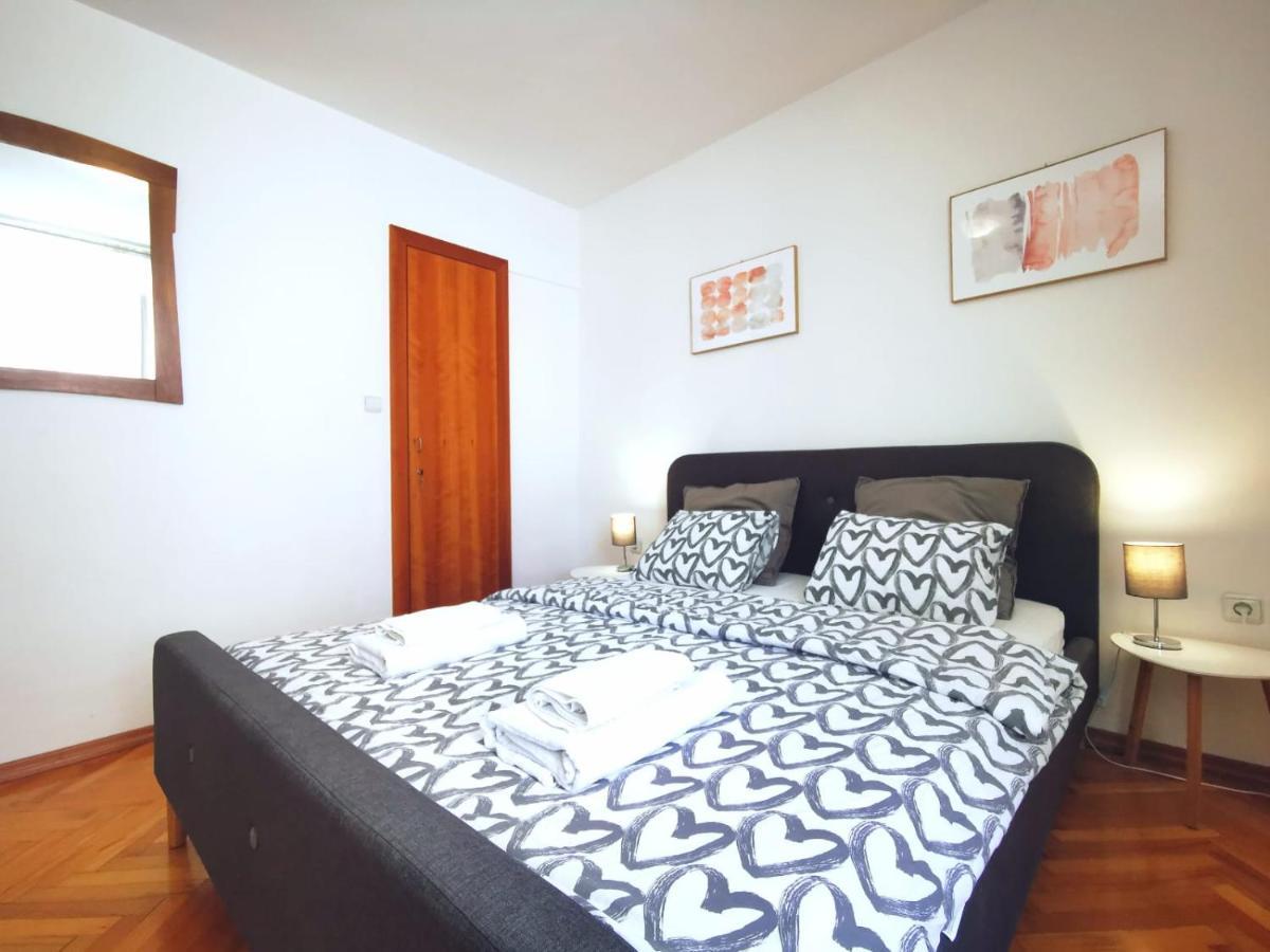 Apartment One Bedroom In The Old Town Split
