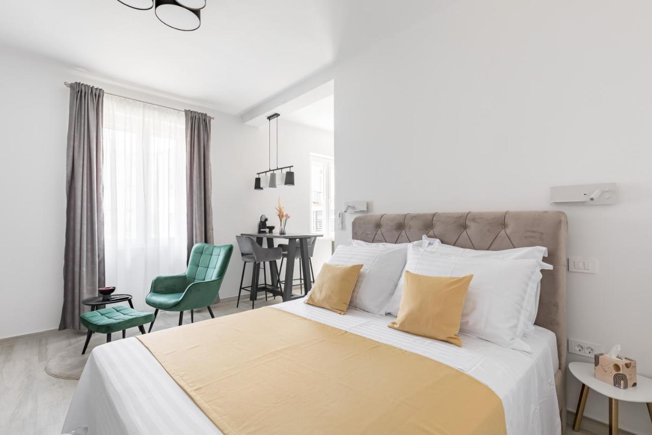 Studio Apartment Home *