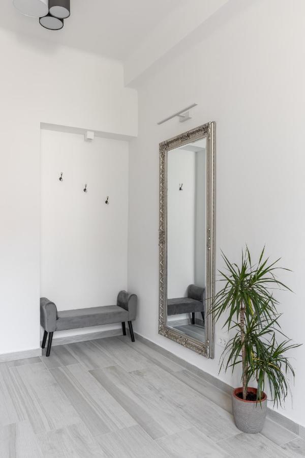 Studio Apartment Home