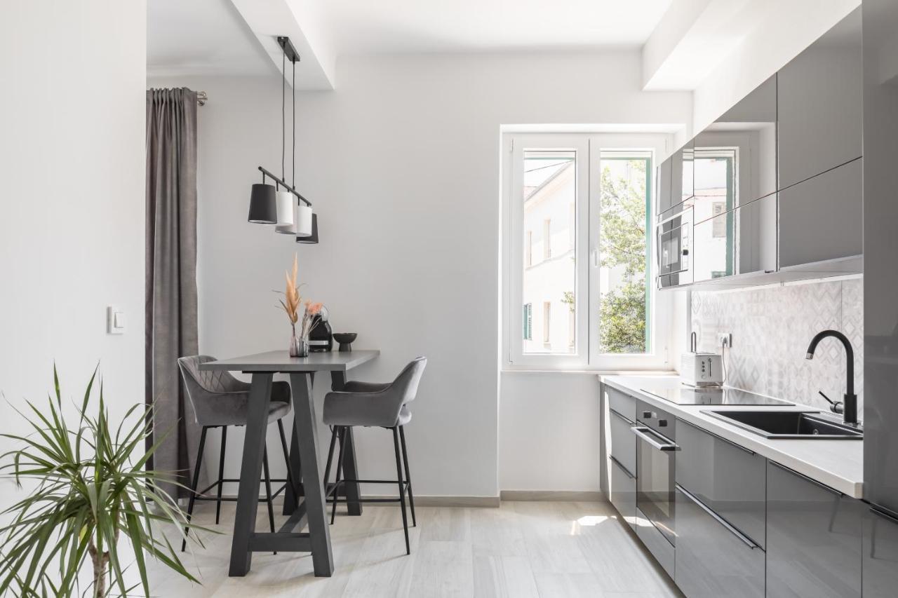 Studio Apartment Home *