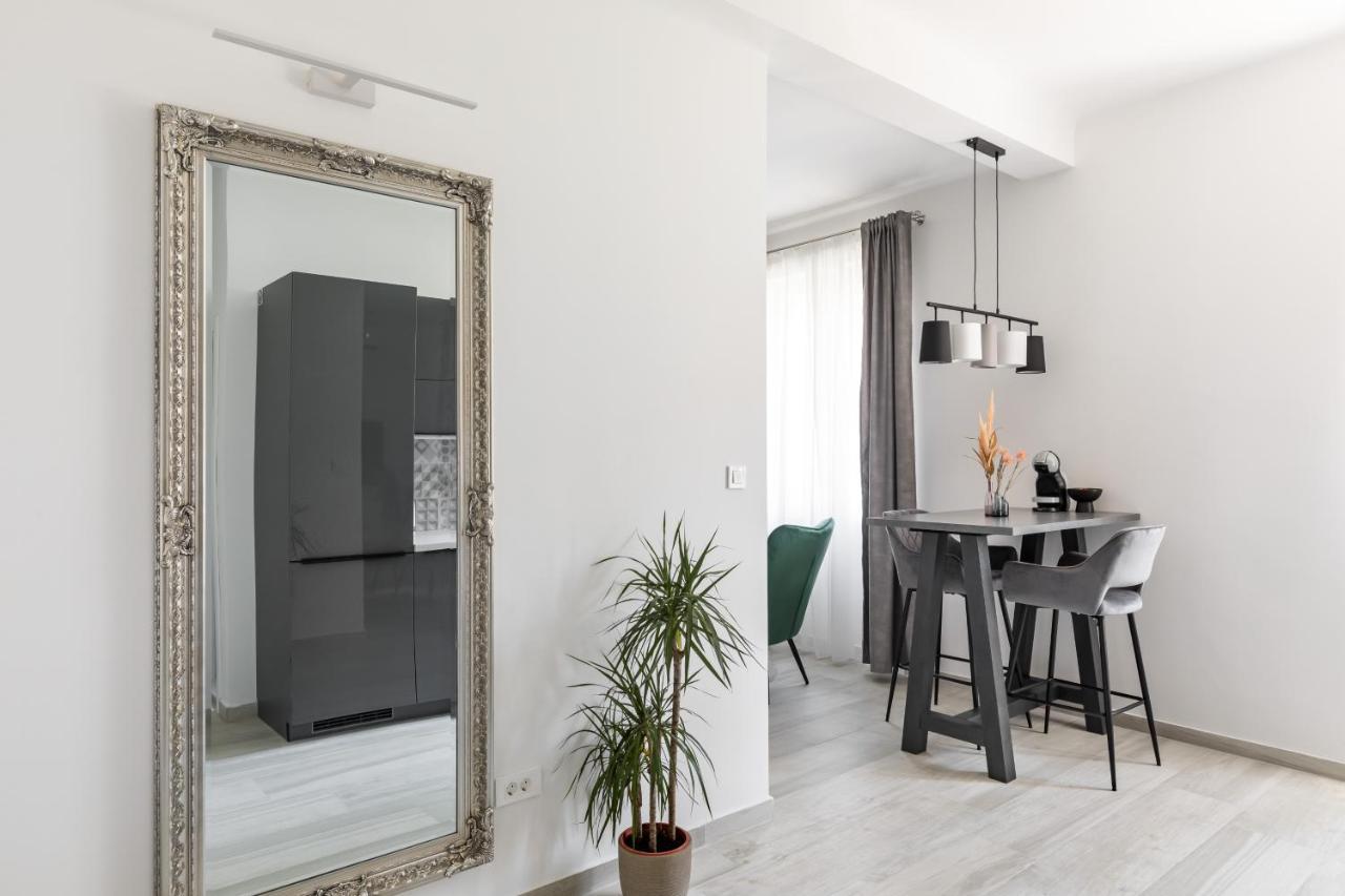 Apartment Studio Apartment Home Split