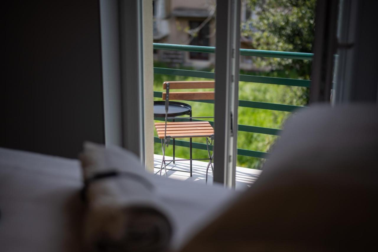West Coast Deluxe Bed & Breakfast *