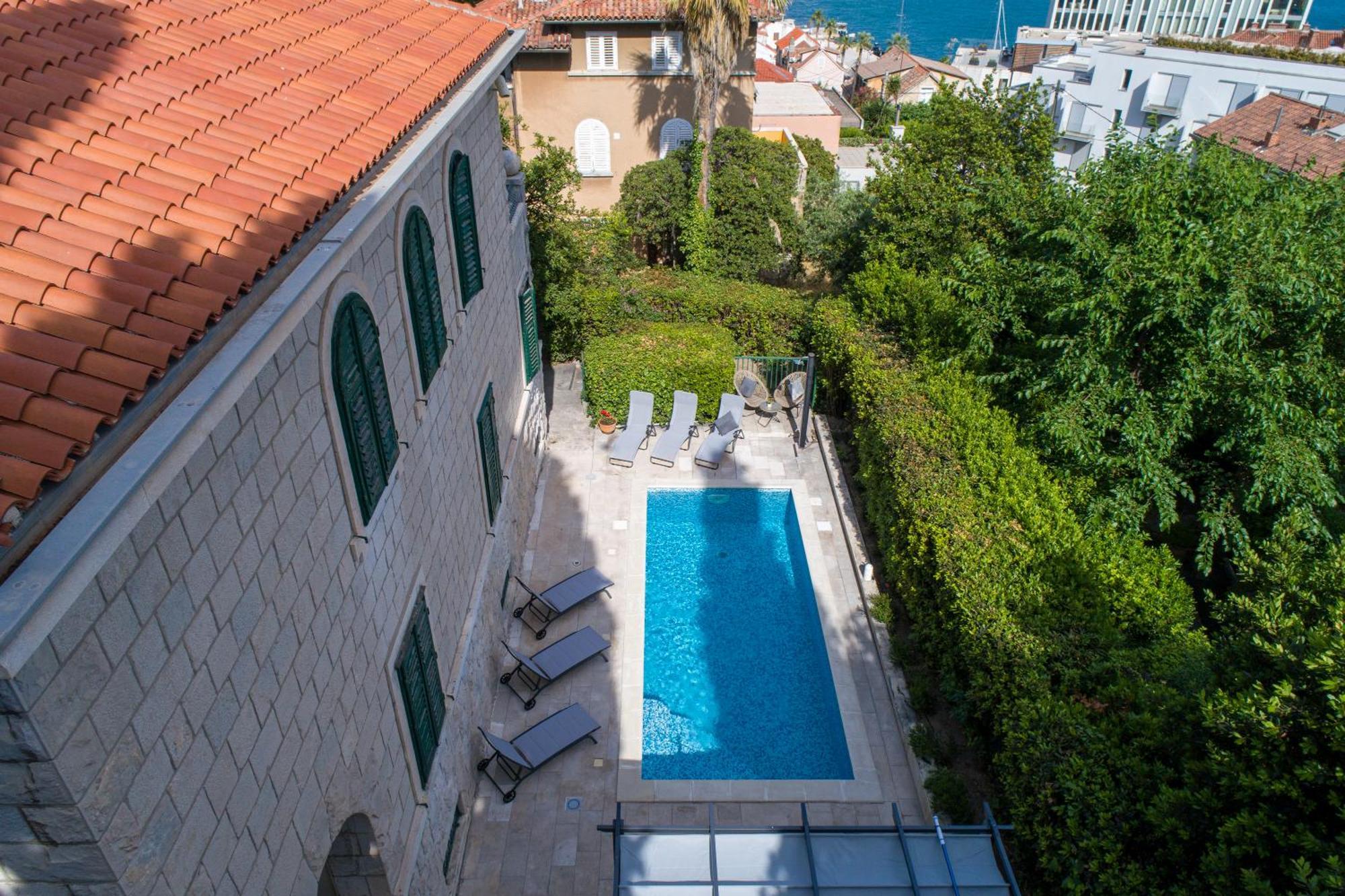 Stone Majestic W Pool - Center Pousada
