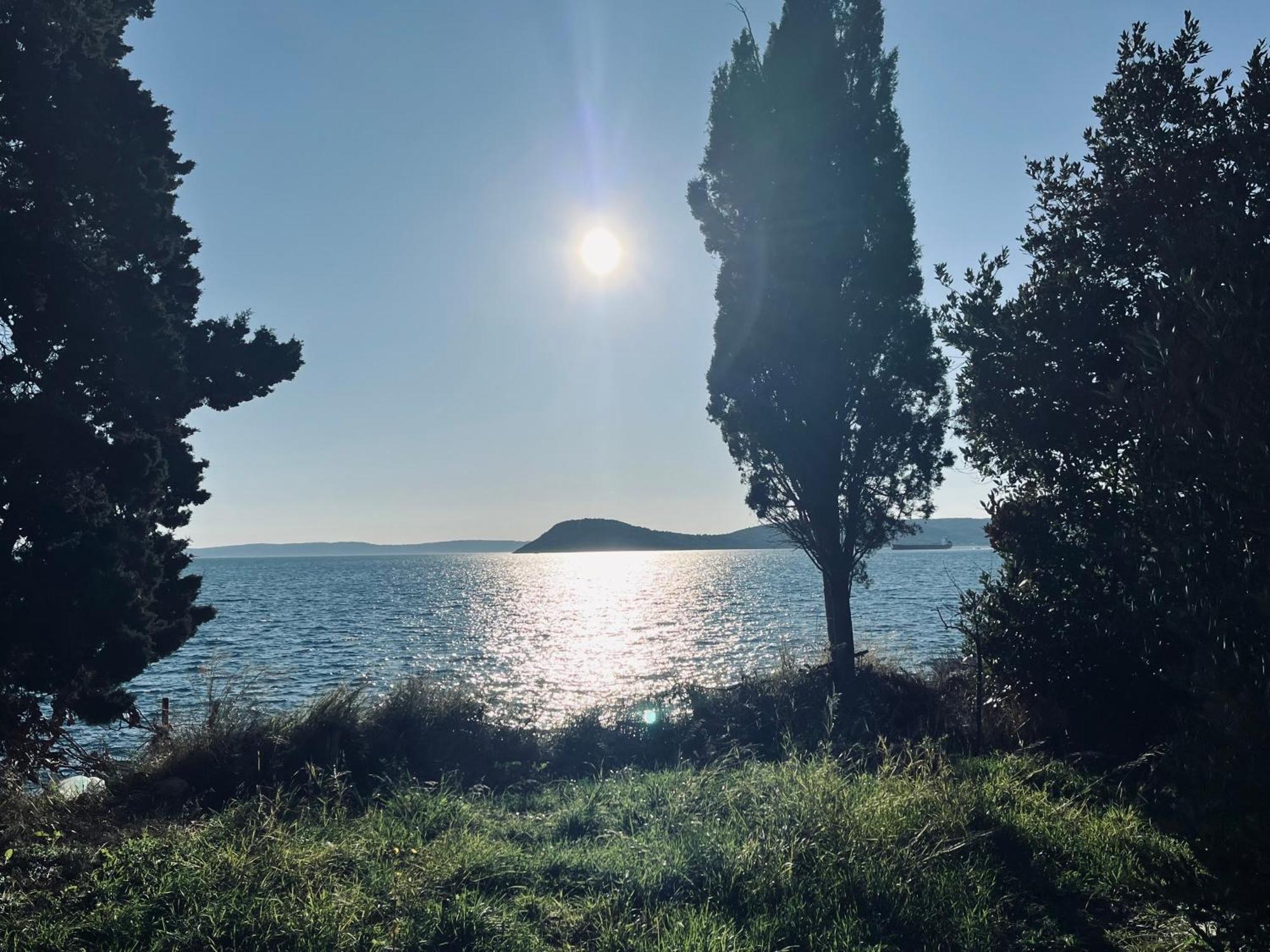 Beachfront Drazen, With Garden And Parking Apartman
