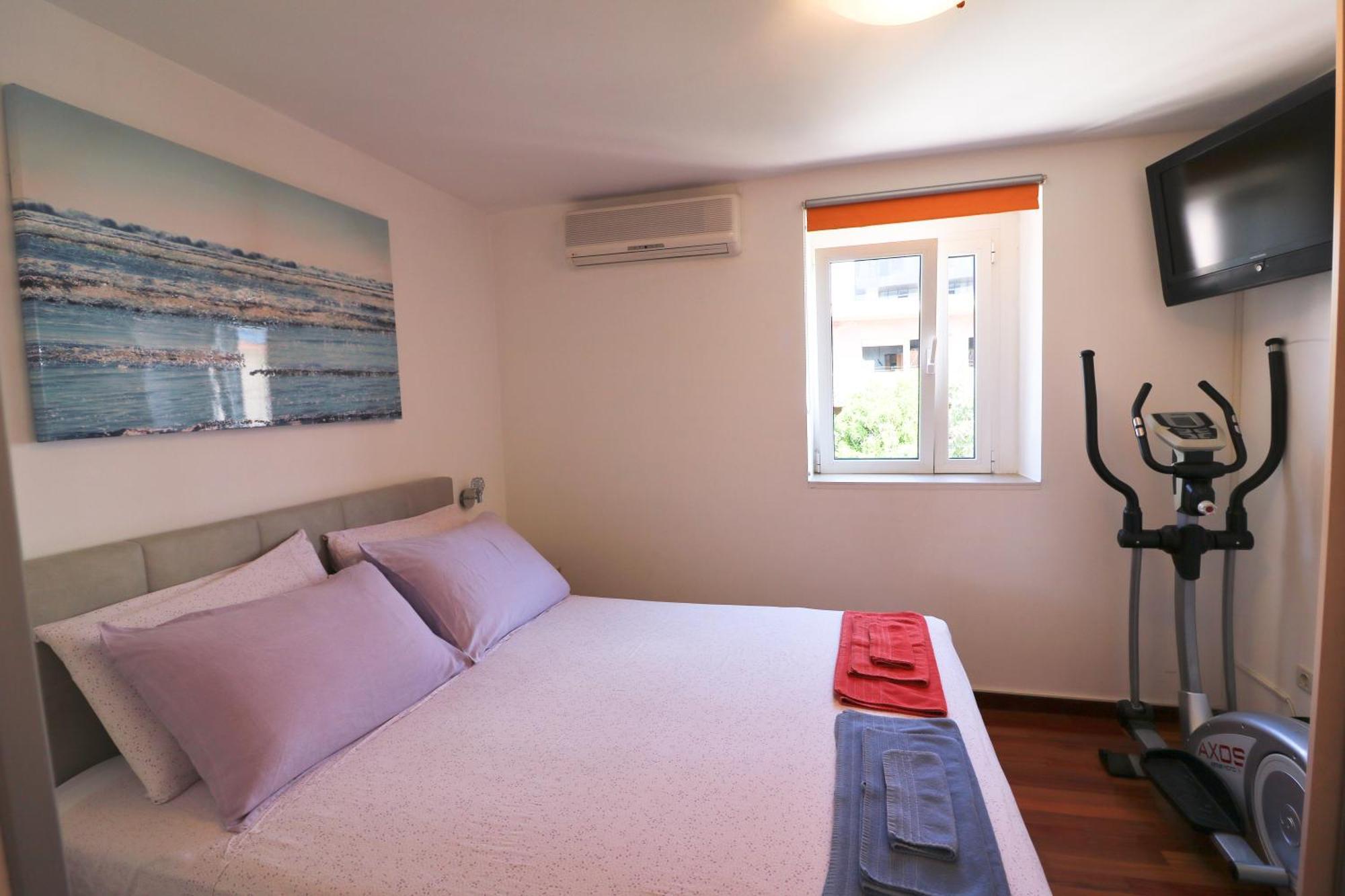 Apartamento And Tudor Split