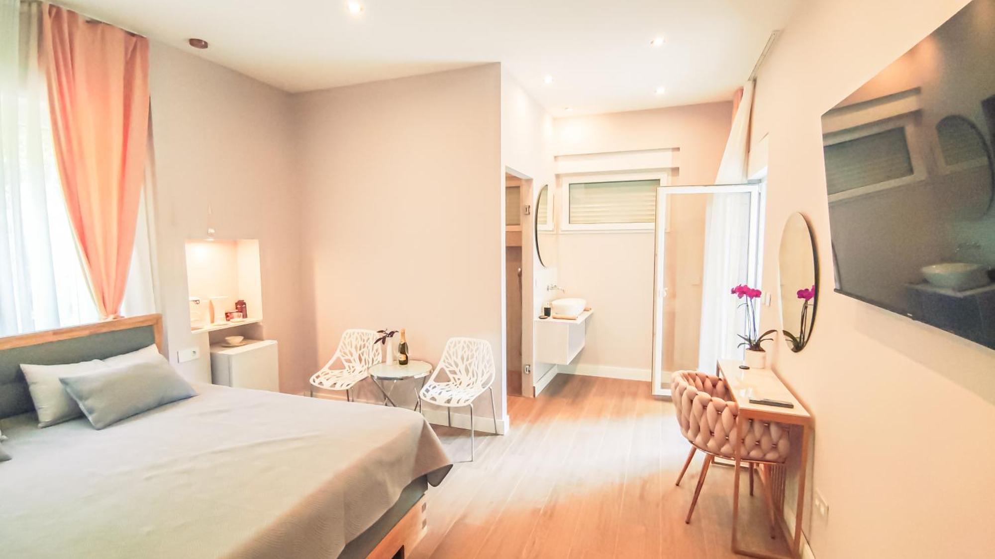 Luxury Seaside House Noble- Location In Town *