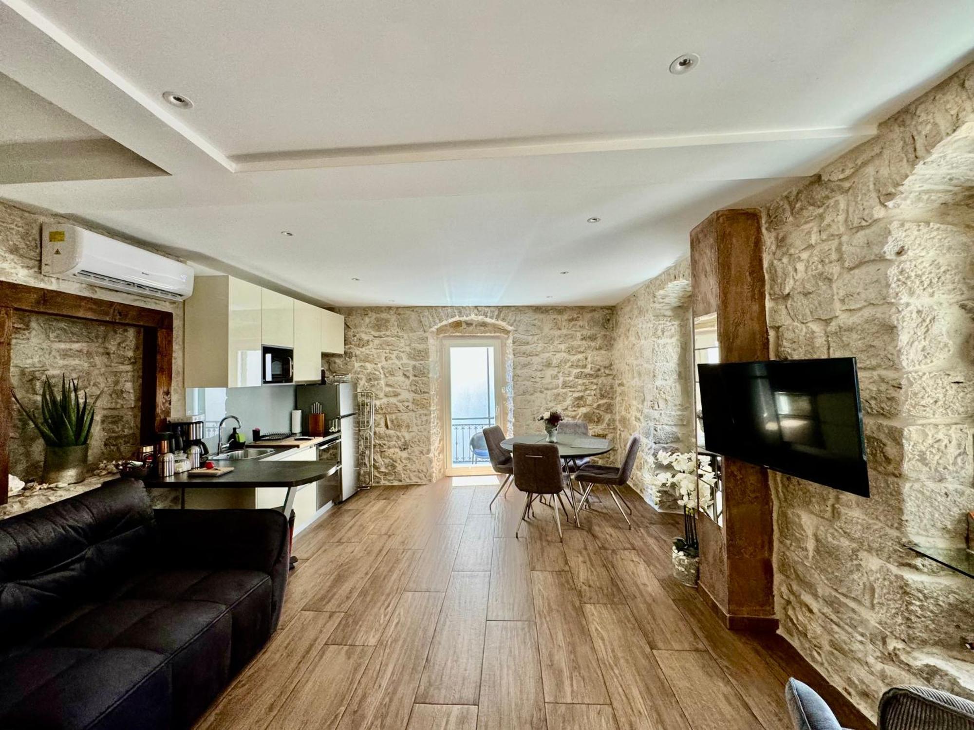 Luxury Petra In 400 Year Old Stone House 4+2 Apartment *