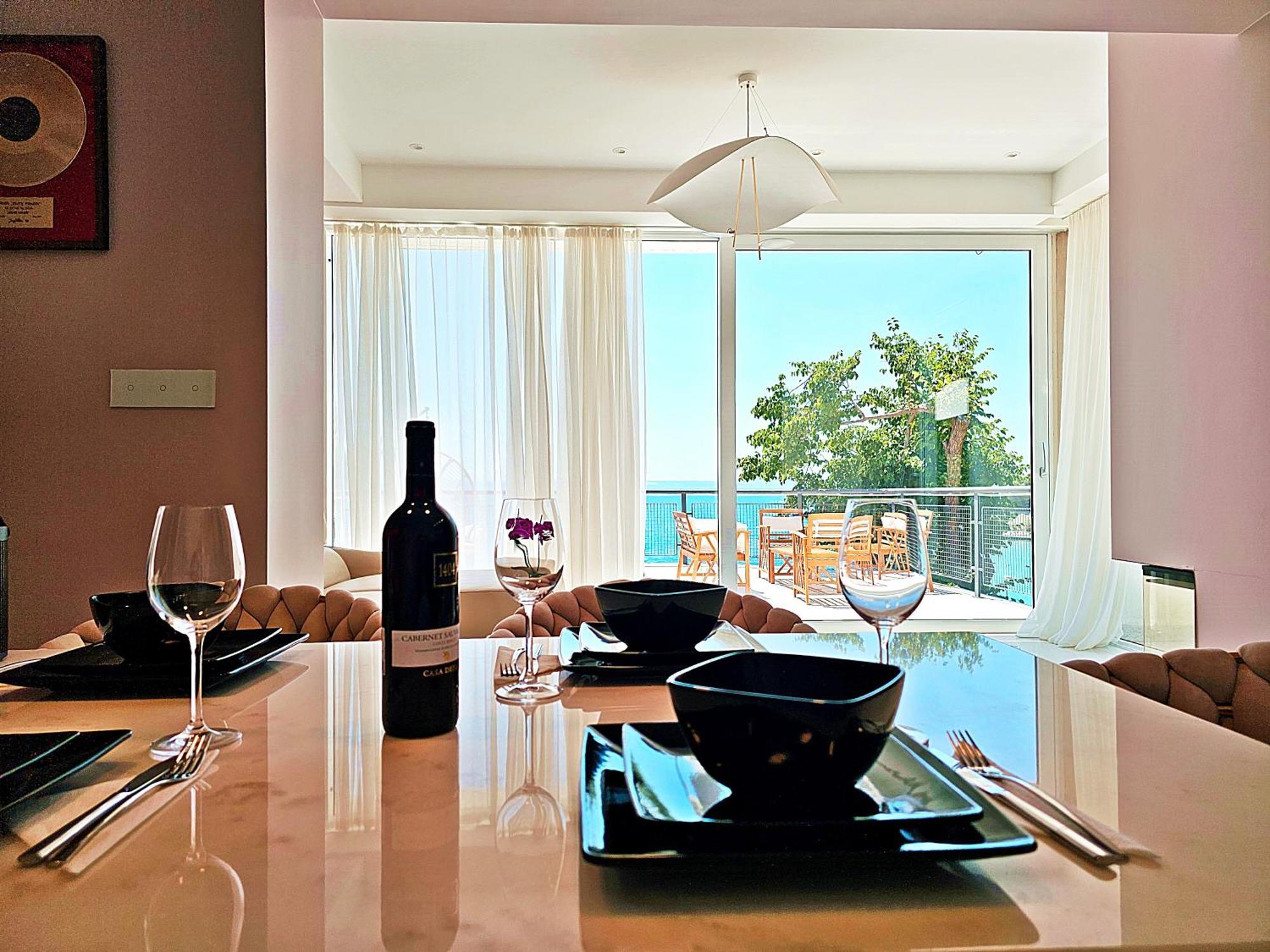 Luxury Seaside House Noble- Location In Town