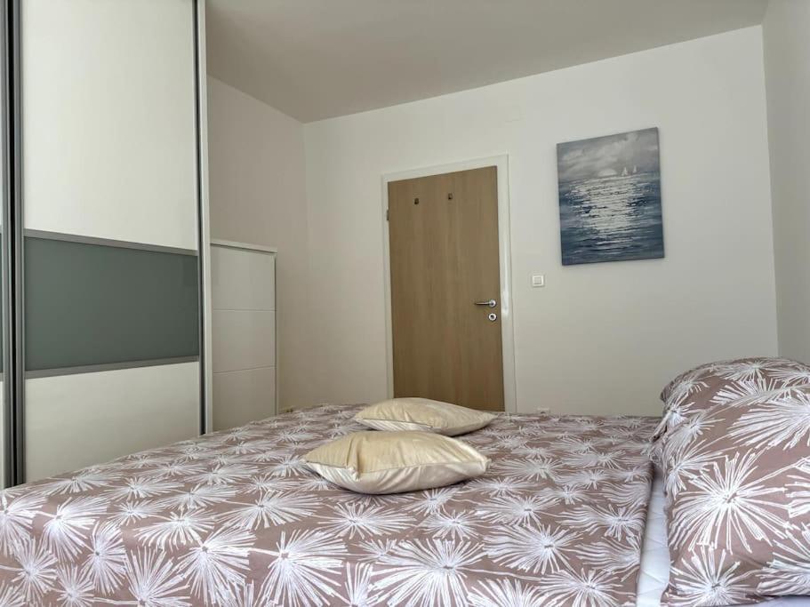 Apartment Premium Split