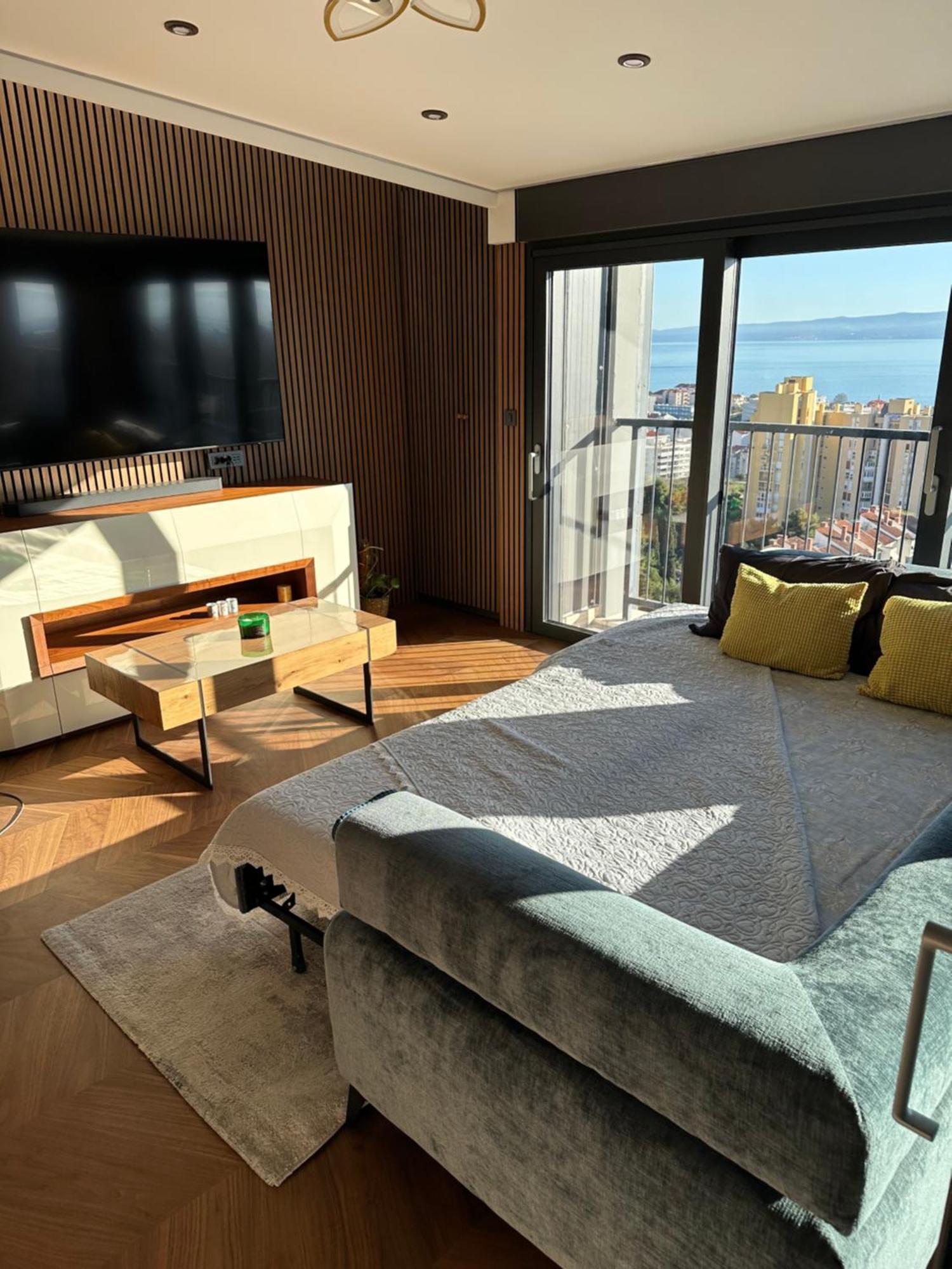 Magic View Penthouse Apartment Split